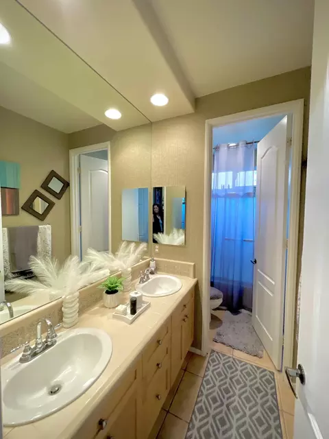 Bath - 81273 Avenida Gonzales, Indio, CA 92201 photo 1 of 2