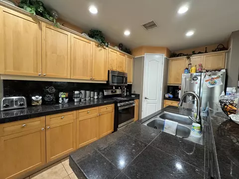 Kitchen - 81273 Avenida Gonzales, Indio, CA 92201 photo 3 of 5