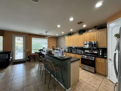 Kitchen - 81273 Avenida Gonzales, Indio, CA 92201 photo 4 of 5