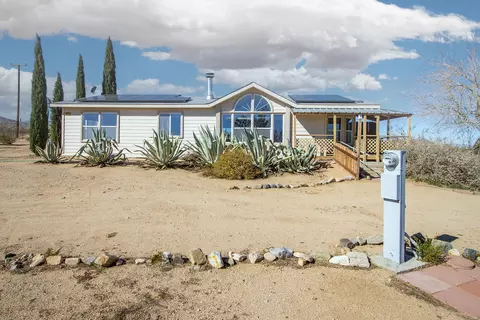 1959 Yetters Ln, Landers, CA 92285 photo 2