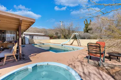 Exterior - 49256 Buena Vista Dr, Morongo Valley, CA 92256 photo 4 of 11