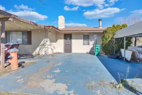 Exterior - 49256 Buena Vista Dr, Morongo Valley, CA 92256 photo 2 of 11