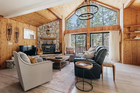 104 W Rainbow Blvd, Big Bear City, CA 92314