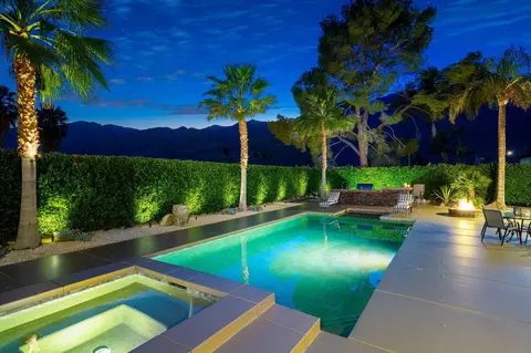 625 E Bogert Trl, Palm Springs, CA 92264