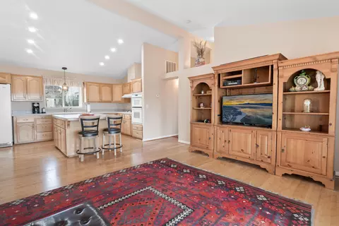 Living - 11388 Custer Ave, Lucerne Valley, CA 92356 photo 3 of 4