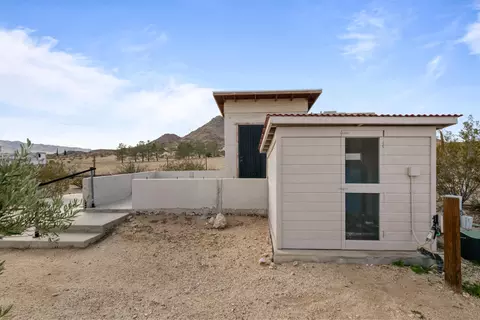 Exterior - 11388 Custer Ave, Lucerne Valley, CA 92356 photo 10 of 11