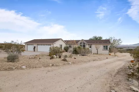 Exterior - 11388 Custer Ave, Lucerne Valley, CA 92356 photo 4 of 11