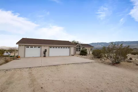 Exterior - 11388 Custer Ave, Lucerne Valley, CA 92356 photo 3 of 11