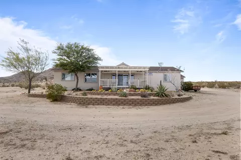 Exterior - 11388 Custer Ave, Lucerne Valley, CA 92356 photo 9 of 11