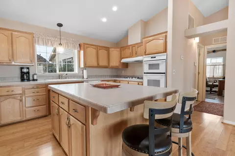 Kitchen - 11388 Custer Ave, Lucerne Valley, CA 92356 photo 1 of 4