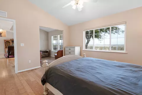Bedroom - 11388 Custer Ave, Lucerne Valley, CA 92356 photo 3 of 8