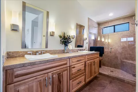 Bath - 55276 Firestone, La Quinta, CA 92253 photo 2 of 3