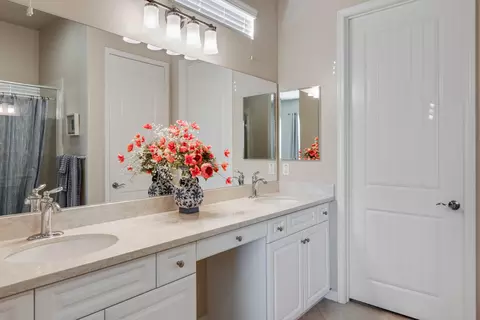 Bath - 81963 Corte Valdemoro, Indio, CA 92203 photo 1 of 3