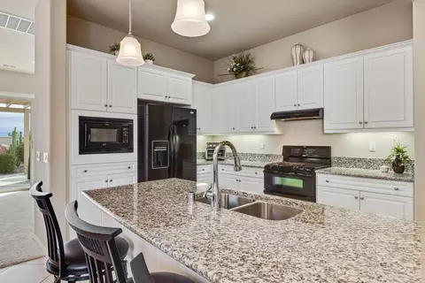 Kitchen - 81963 Corte Valdemoro, Indio, CA 92203 photo 2 of 3