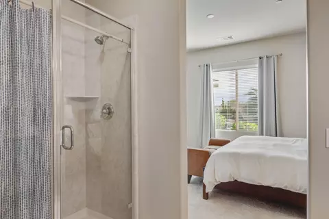 Bath - 81963 Corte Valdemoro, Indio, CA 92203 photo 2 of 3