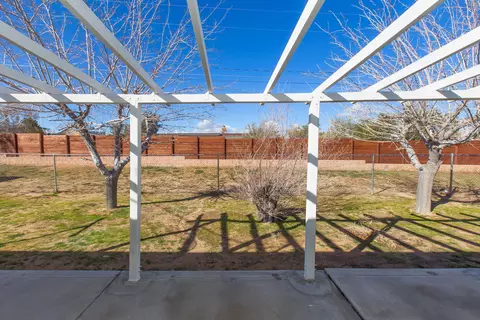 Exterior - 7338 Alaba Ave, Yucca Valley, CA 92284 photo 5 of 15