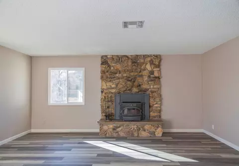 Living - 7338 Alaba Ave, Yucca Valley, CA 92284 photo 1 of 4