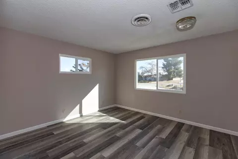 Living - 7338 Alaba Ave, Yucca Valley, CA 92284 photo 4 of 4