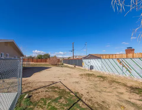 Exterior - 7338 Alaba Ave, Yucca Valley, CA 92284 photo 8 of 15