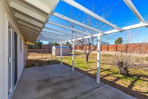Exterior - 7338 Alaba Ave, Yucca Valley, CA 92284 photo 7 of 15