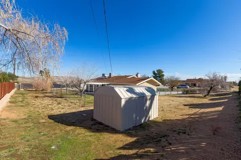 Exterior - 7338 Alaba Ave, Yucca Valley, CA 92284 photo 14 of 15