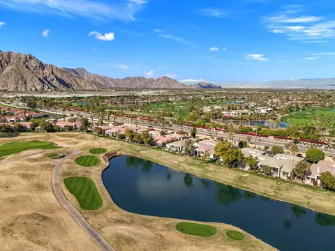 View/Area - 80405 Oaktree, La Quinta, CA 92253 photo 6 of 10