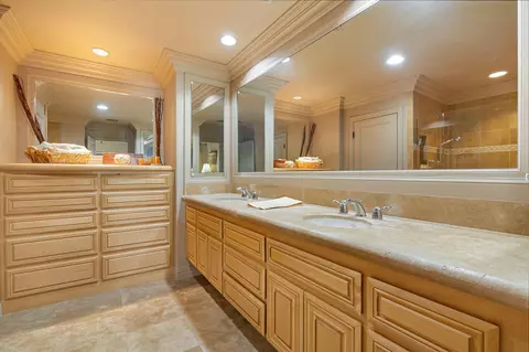 Bath - 80405 Oaktree, La Quinta, CA 92253 photo 1 of 3