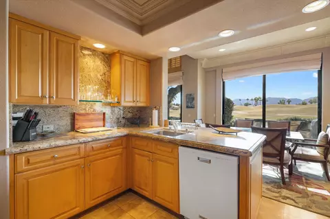 Kitchen - 80405 Oaktree, La Quinta, CA 92253 photo 4 of 6
