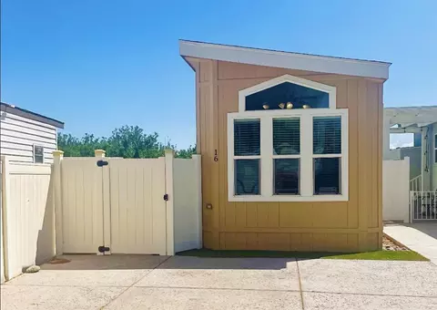 74711 Dillon Rd #SPC 16, Desert Hot Springs, CA 92241