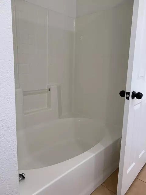 Bath - 9480 Acanthus St, Phelan, CA 92371 photo 4 of 4