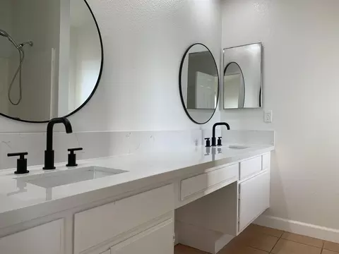 Bath - 9480 Acanthus St, Phelan, CA 92371 photo 3 of 4