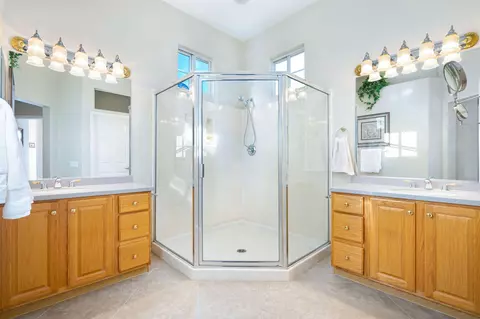 Bath - 44332 Royal Lytham Dr, Indio, CA 92201 photo 2 of 3