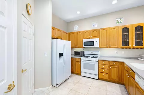 Kitchen - 44332 Royal Lytham Dr, Indio, CA 92201 photo 2 of 7