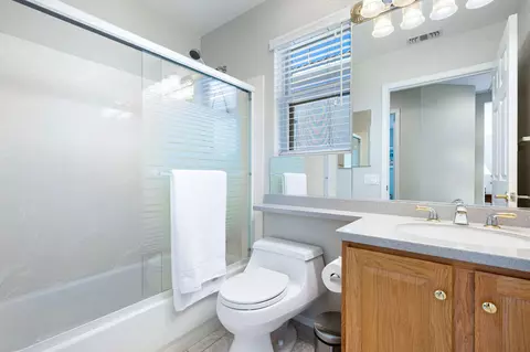 Bath - 44332 Royal Lytham Dr, Indio, CA 92201 photo 3 of 3