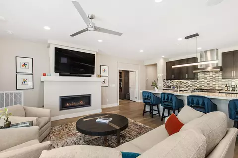 Living - 82460 Crane Dr, Indio, CA 92201 photo 2 of 6