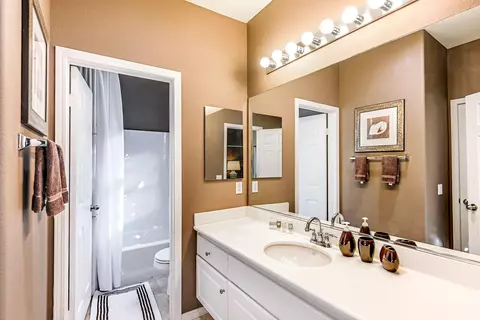 Bath - 42723 Rocosa St, Indio, CA 92203 photo 3 of 4