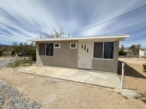 Exterior - 55686 Mira St, Yucca Valley, CA 92284 photo 3 of 29