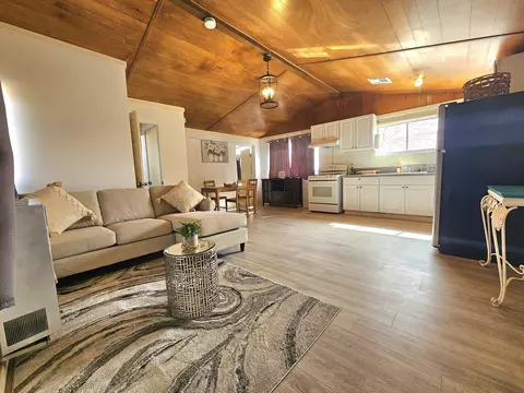 Living - 55686 Mira St, Yucca Valley, CA 92284 photo 1 of 2