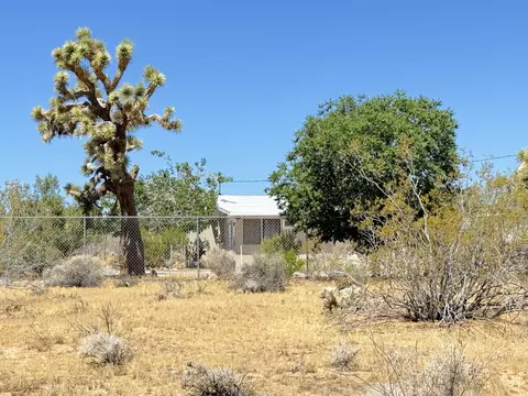Exterior - 55686 Mira St, Yucca Valley, CA 92284 photo 20 of 29