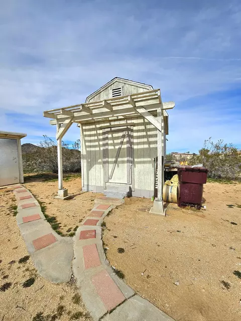 Other - 55686 Mira St, Yucca Valley, CA 92284 photo 5 of 23