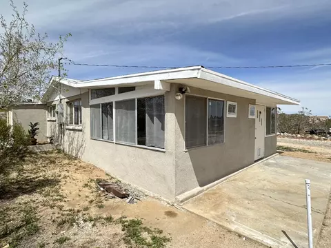 Exterior - 55686 Mira St, Yucca Valley, CA 92284 photo 2 of 29