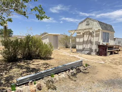 Exterior - 55686 Mira St, Yucca Valley, CA 92284 photo 19 of 29