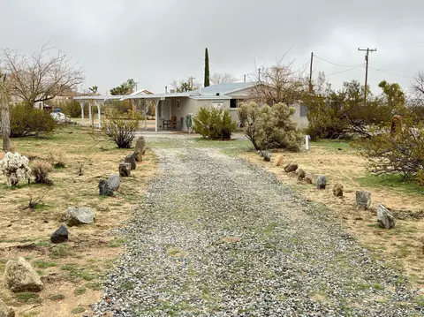 Exterior - 55686 Mira St, Yucca Valley, CA 92284 photo 11 of 29