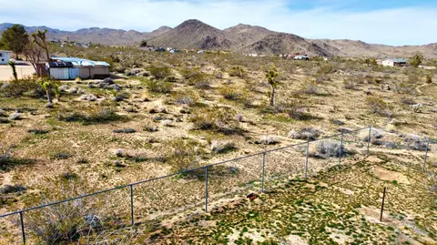 View/Area - 55686 Mira St, Yucca Valley, CA 92284 photo 4 of 5