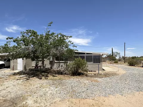 Exterior - 55686 Mira St, Yucca Valley, CA 92284 photo 15 of 29