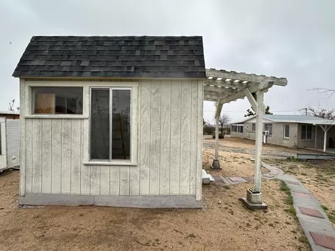 Exterior - 55686 Mira St, Yucca Valley, CA 92284 photo 8 of 29