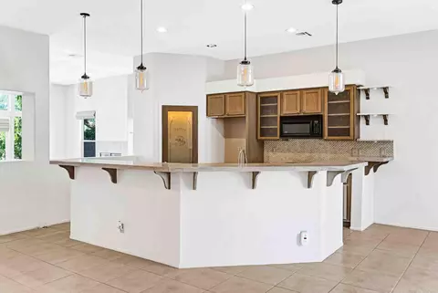 Kitchen - 41640 Cambridge Ave, Bermuda Dunes, CA 92203 photo 3 of 6