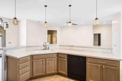 Kitchen - 41640 Cambridge Ave, Bermuda Dunes, CA 92203 photo 2 of 6