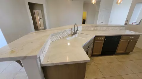 Kitchen - 41640 Cambridge Ave, Bermuda Dunes, CA 92203 photo 6 of 6