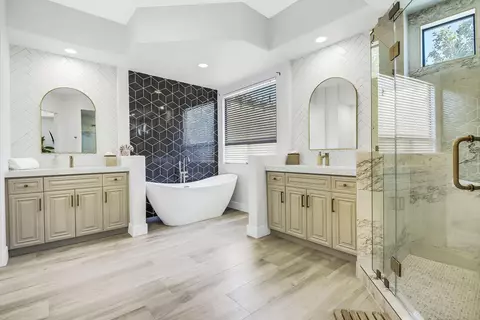 Bath - 48573 Cascade St, Indio, CA 92201 photo 2 of 6